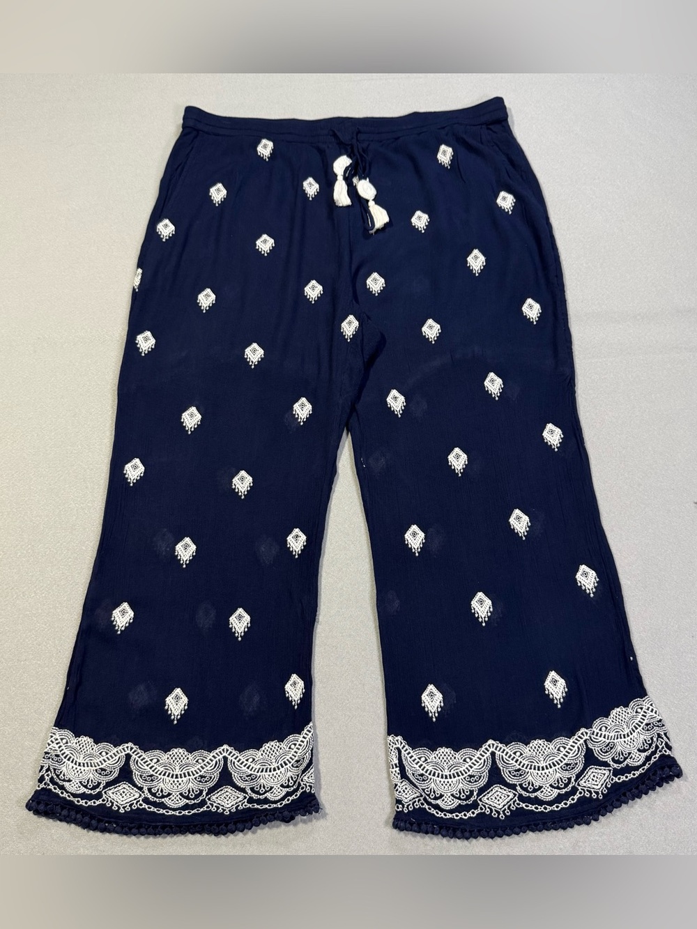 SUNDANCE Women’s L Embroidered Wide Leg Crop Pants Navy Boho Tassel Tie Lined